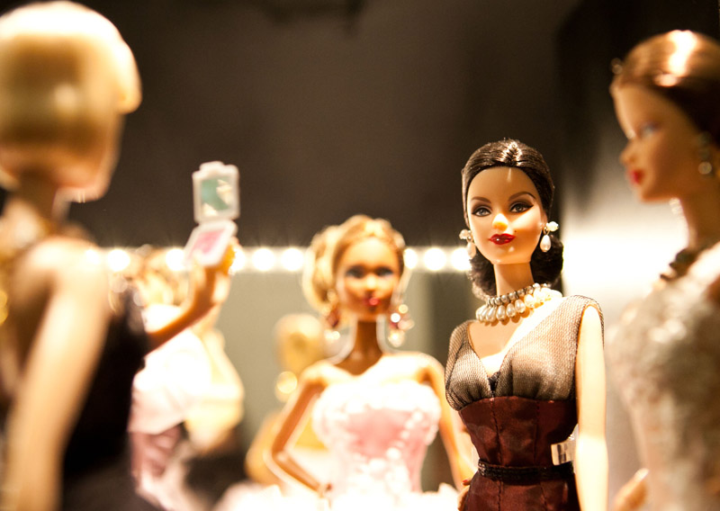 Estilismos de Francisco De la Torre para el desfile de moda de las famosas muñecas Barbie del evento Barbie Basics. Estilismos de Francisco De la Torre para el desfile de moda de las famosas muñecas Barbie del evento Barbie Basics.